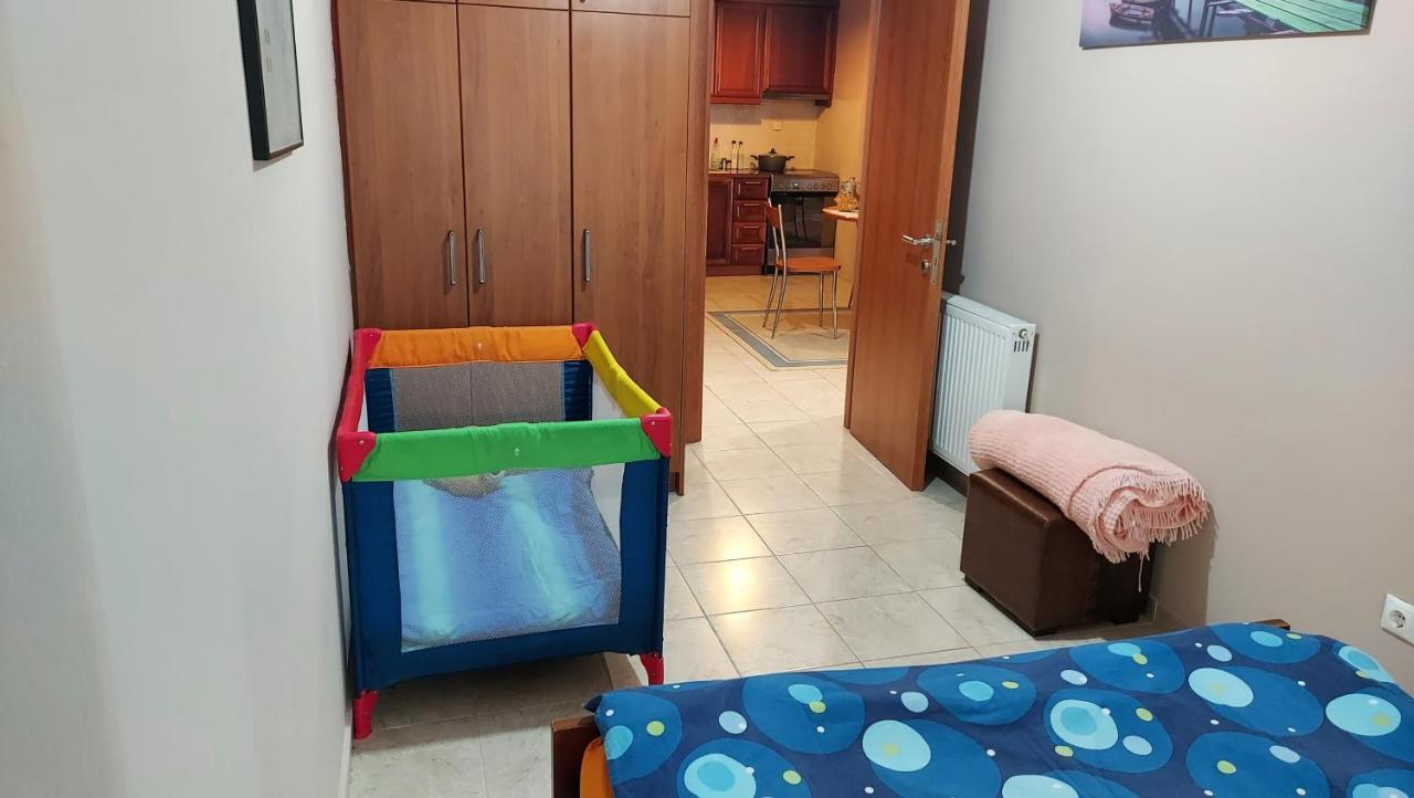 Airport Friendly House 1 Apartment Artemida  Bagian luar foto