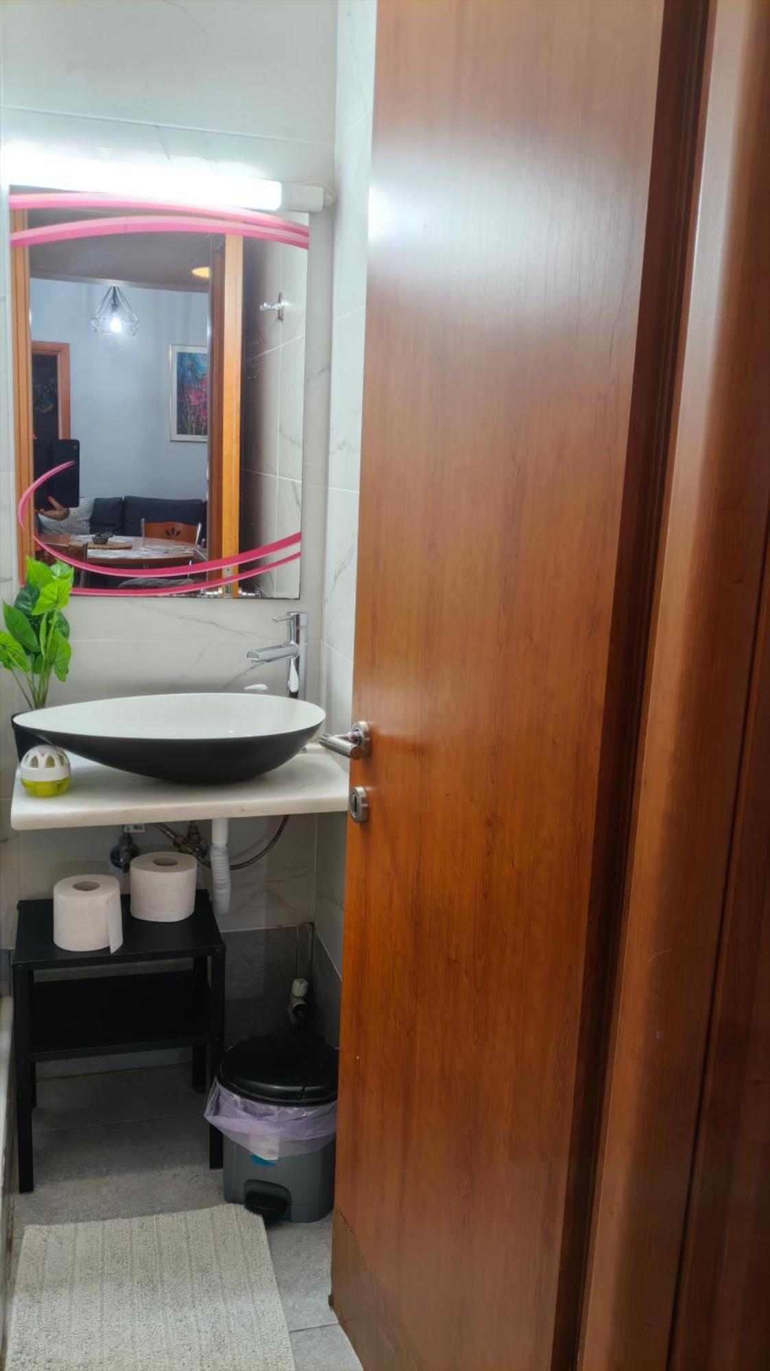 Airport Friendly House 1 Apartment Artemida  Bagian luar foto